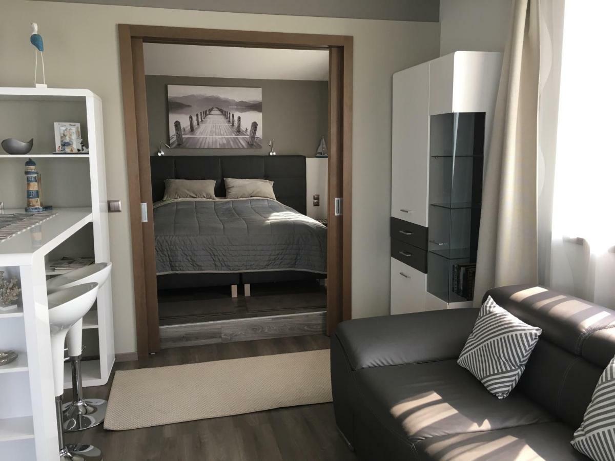 Calypso Lakeside Rooms & Lux Apartments Siofok Ngoại thất bức ảnh